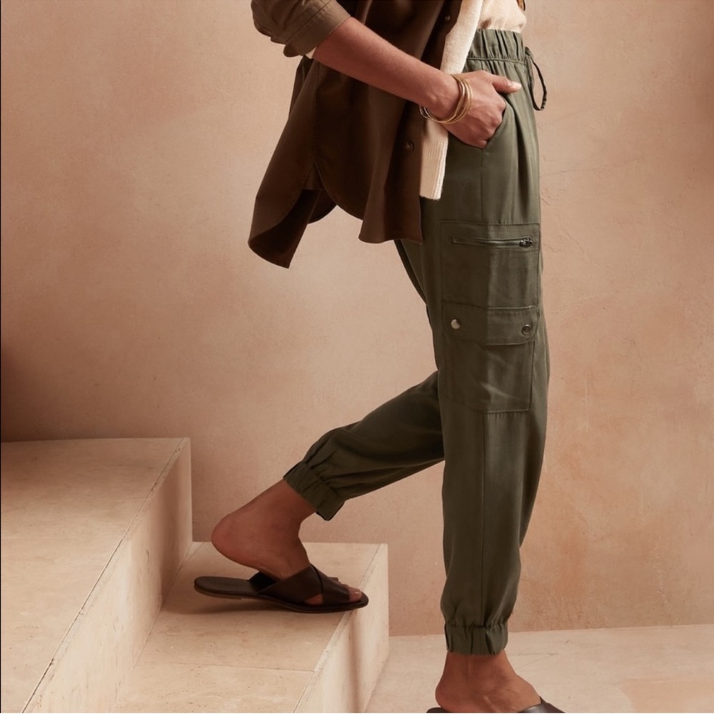 Banana Republic Olive Green Cargo Jogger Pants Size Small